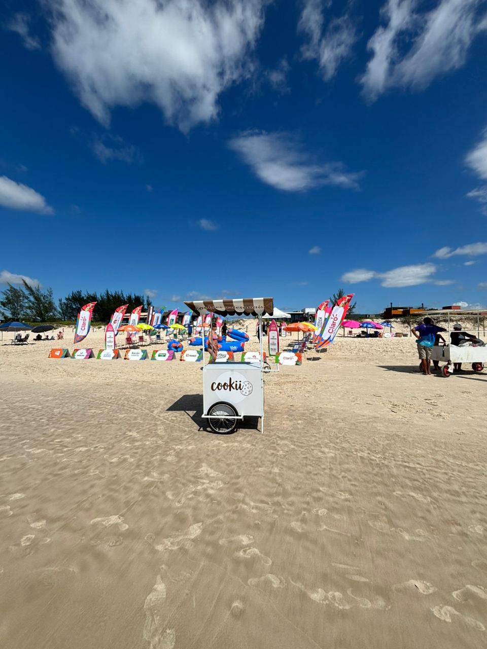 Vendedor de cookies na praia
